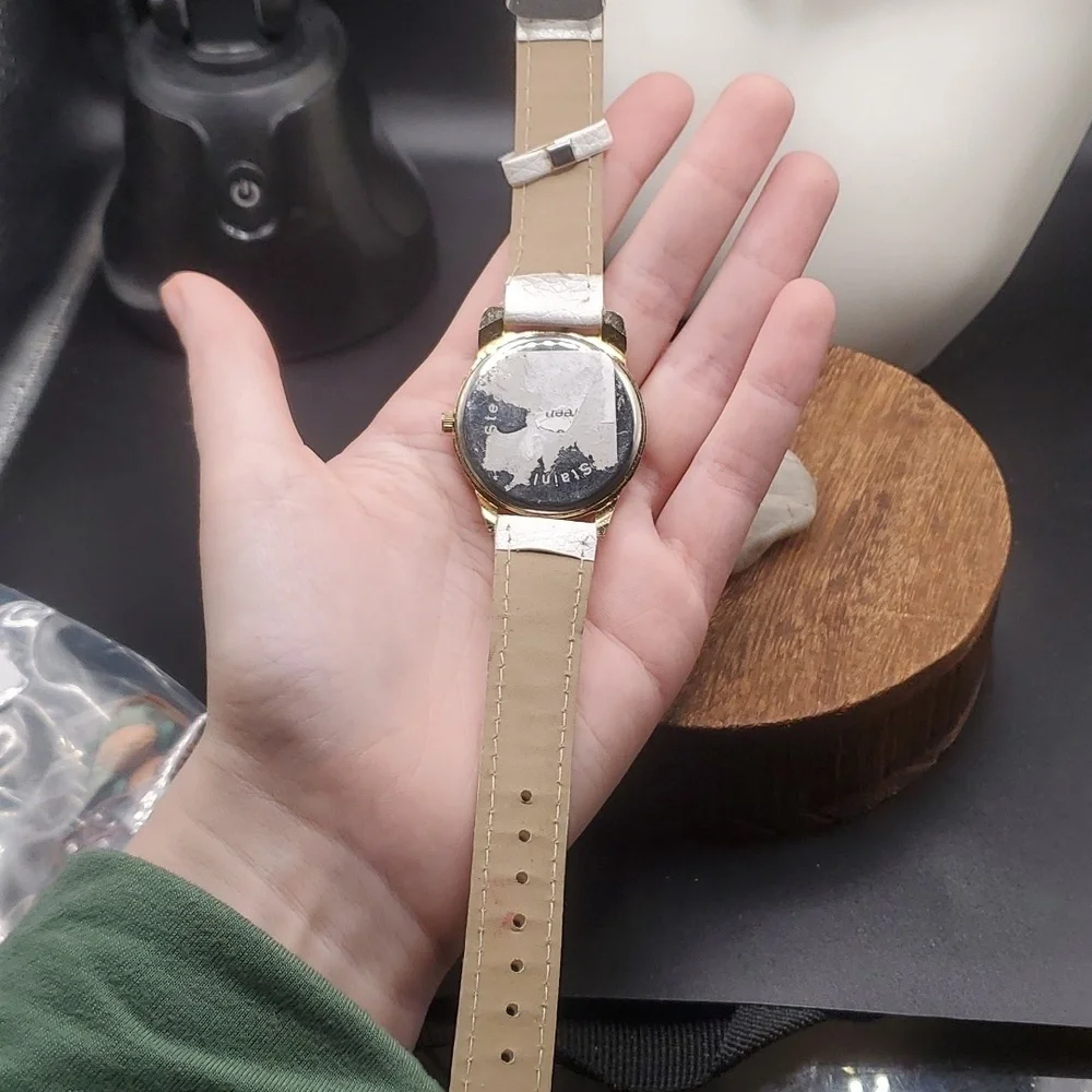 B2723‎ kitty cat watch white leather needs batteries